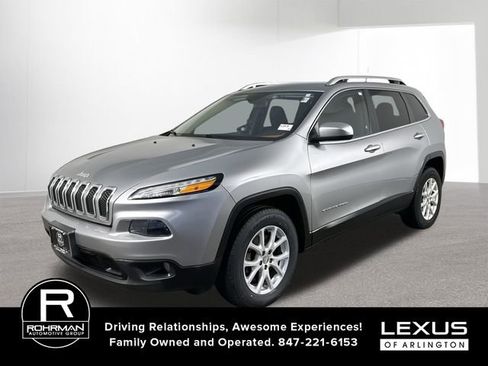 Used 2016 Jeep Cherokee Latitude w/ Cold Weather Group AWD/4WD image 1