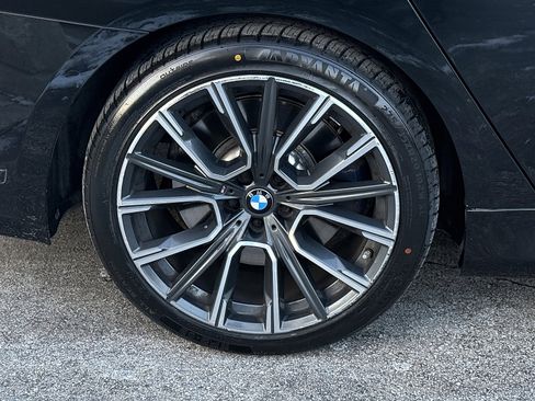 Used 2020 BMW 750i xDrive w/ Executive Package image 9