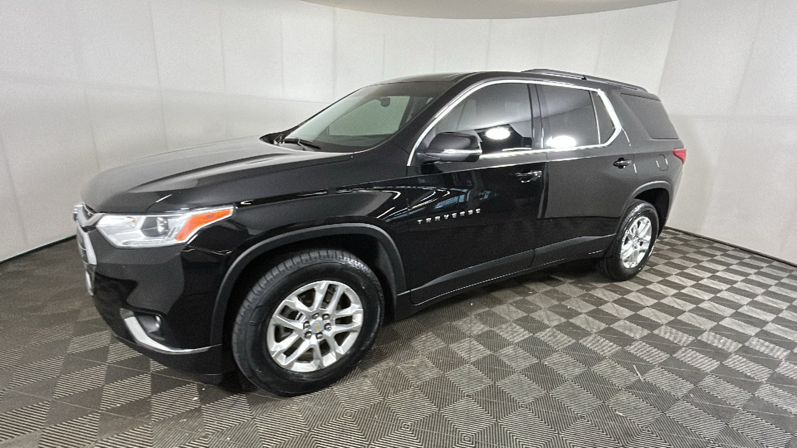 Used 2021 Chevrolet Traverse LT FWD image 7
