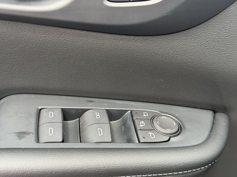 Used 2025 Buick Enclave Preferred FWD image 19