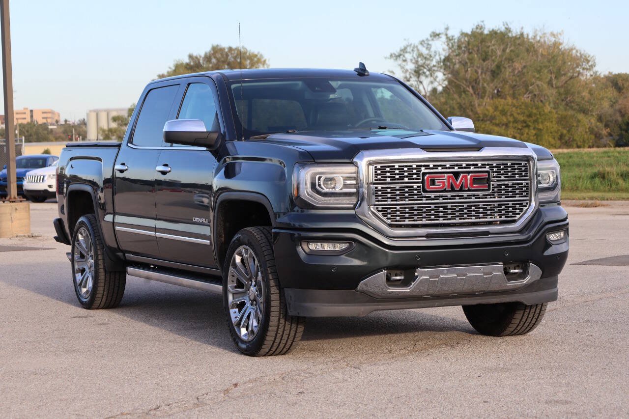 Used 2017 GMC Sierra 1500 Denali w/ Denali Ultimate Package AWD/4WD image 4