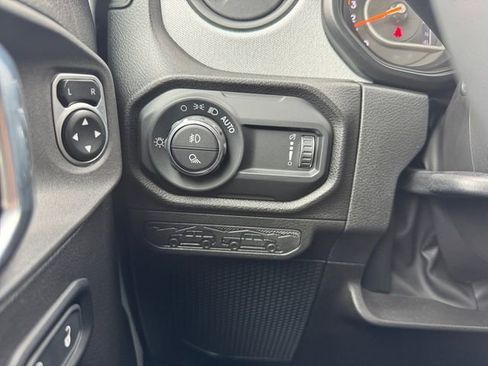 Used 2024 Jeep Gladiator Sport image 6