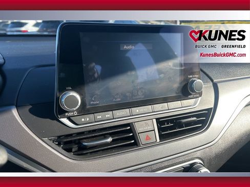 Used 2024 Nissan Altima 2.5 SR image 25