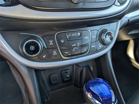 Used 2017 Chevrolet Volt LT w/ Comfort Package image 12