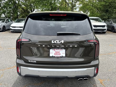 Used 2024 Kia Telluride EX image 6