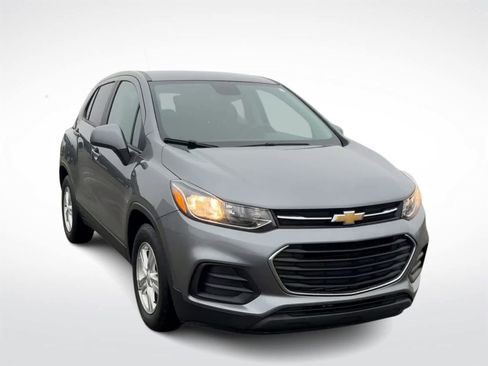Used 2020 Chevrolet Trax LS w/ Tint and Cruise Package image 3