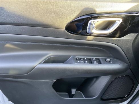 New 2026 Jeep Compass Limited image 14