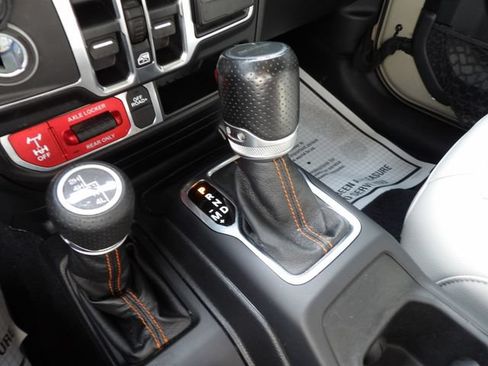 Used 2020 Jeep Gladiator Mojave AWD/4WD image 33