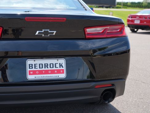 Used 2017 Chevrolet Camaro LT RWD image 10