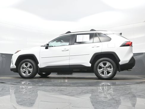 Used 2022 Toyota RAV4 XLE image 29