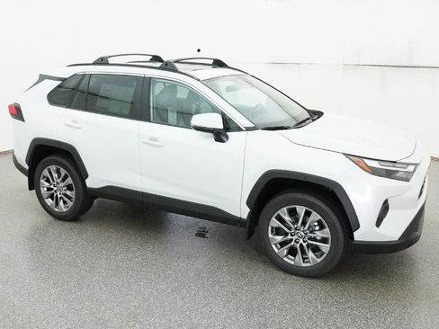 Used 2025 Toyota RAV4 XLE Premium image 50