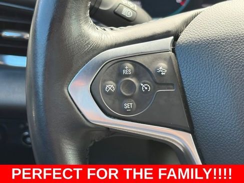 Used 2022 Chevrolet Traverse LT FWD image 21