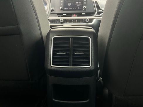 Used 2025 Kia Sportage LX image 12