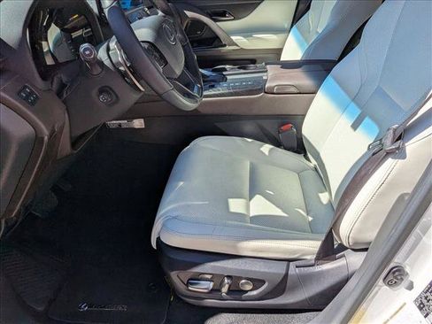 Certified 2024 Lexus LX 600 4WD w/ Luxury Package image 13