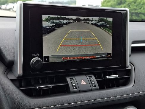 Certified 2023 Toyota RAV4 XLE Premium AWD/4WD image 18