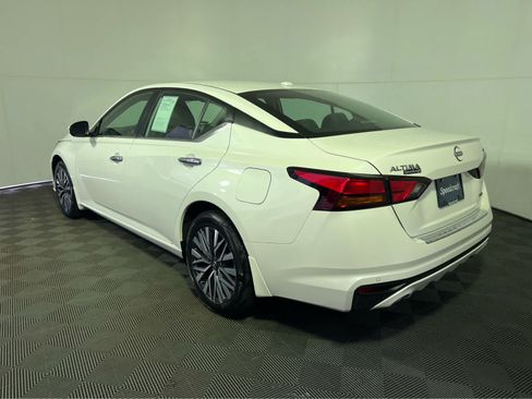 Certified 2023 Nissan Altima 2.5 SV w/ SV Premium Package AWD/4WD image 5