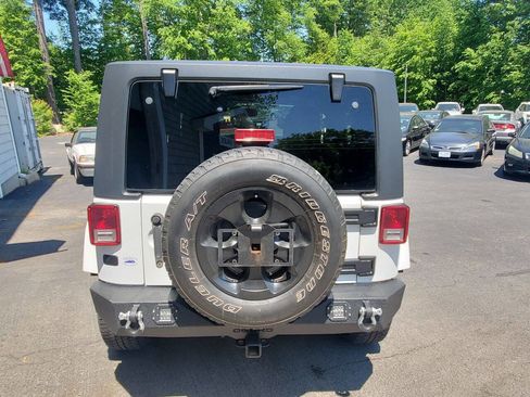 Used 2014 Jeep Wrangler Sahara w/ Connectivity Group image 6