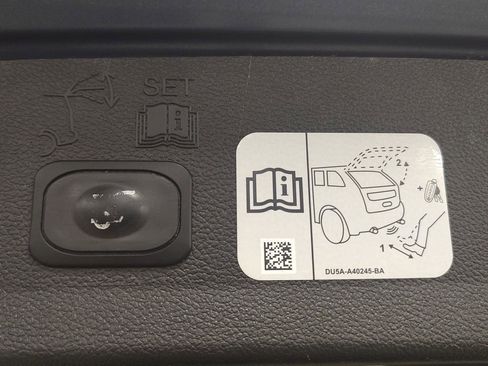 Used 2018 Ford Escape Titanium FWD image 23