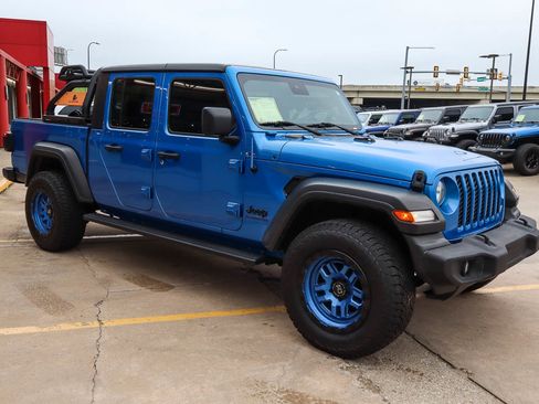 Used 2020 Jeep Gladiator Sport w/ Quick Order Package 24S AWD/4WD image 4