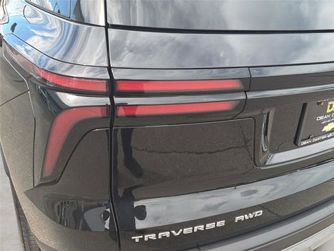 Used 2025 Chevrolet Traverse LT AWD/4WD image 38