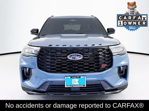 Used 2025 Ford Explorer ST AWD/4WD image 2