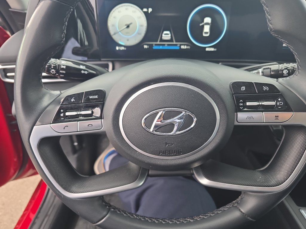 Used 2023 Hyundai Elantra SEL w/ Convenience Package FWD image 13