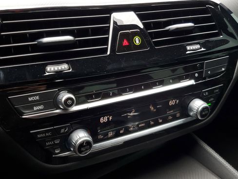 Used 2023 BMW M5 w/ Executive Package image 28