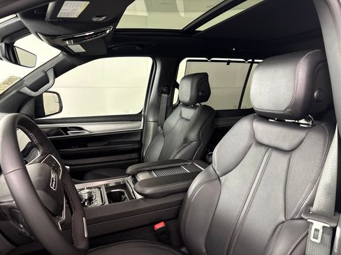 New 2026 Jeep Grand Wagoneer Limited AWD/4WD image 34