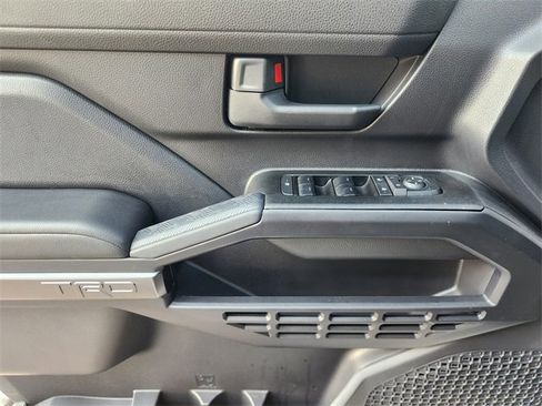 Used 2025 Toyota 4Runner TRD Off-Road image 17