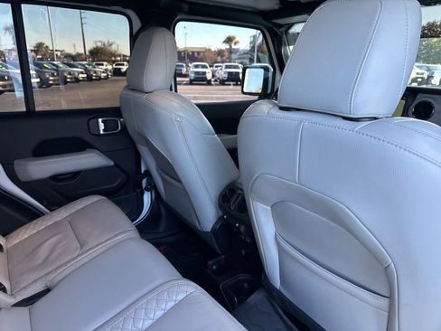Used 2021 Jeep Gladiator Overland image 22
