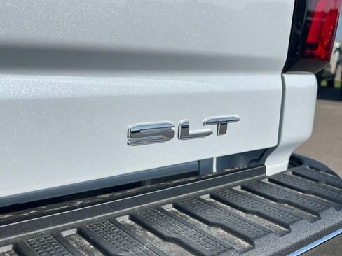 New 2026 GMC Sierra 2500 SLT w/ SLT Premium Package AWD/4WD image 15