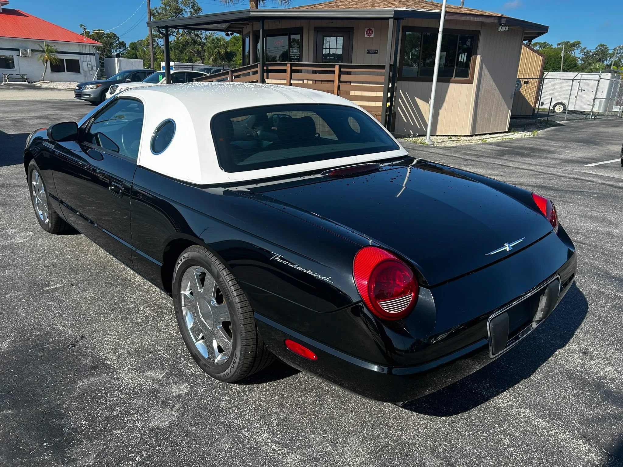 Used 2002 Ford Thunderbird RWD image 4