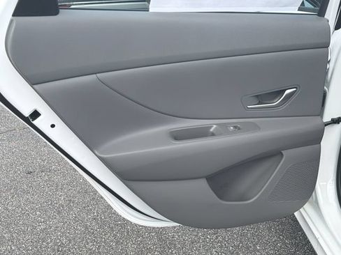 New 2026 Hyundai Elantra Hybrid FWD image 23