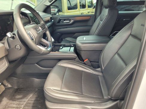 Used 2025 GMC Yukon XL Denali w/ Sun & Power Step Package AWD/4WD image 20