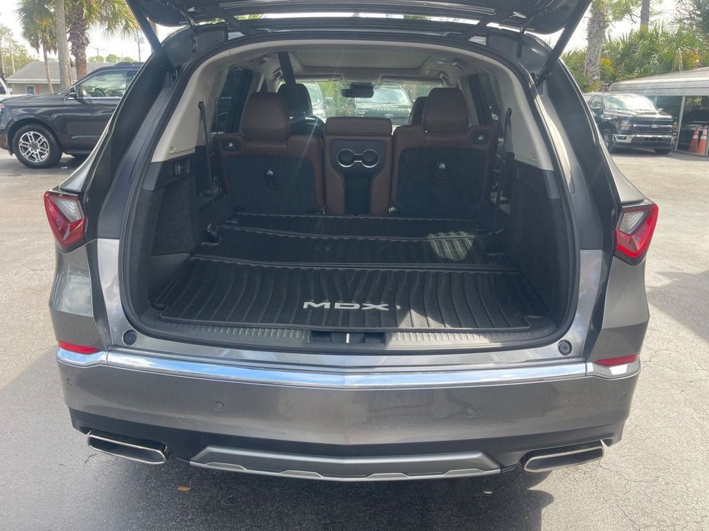 Used 2025 Acura MDX w/ Technology Package AWD/4WD image 5