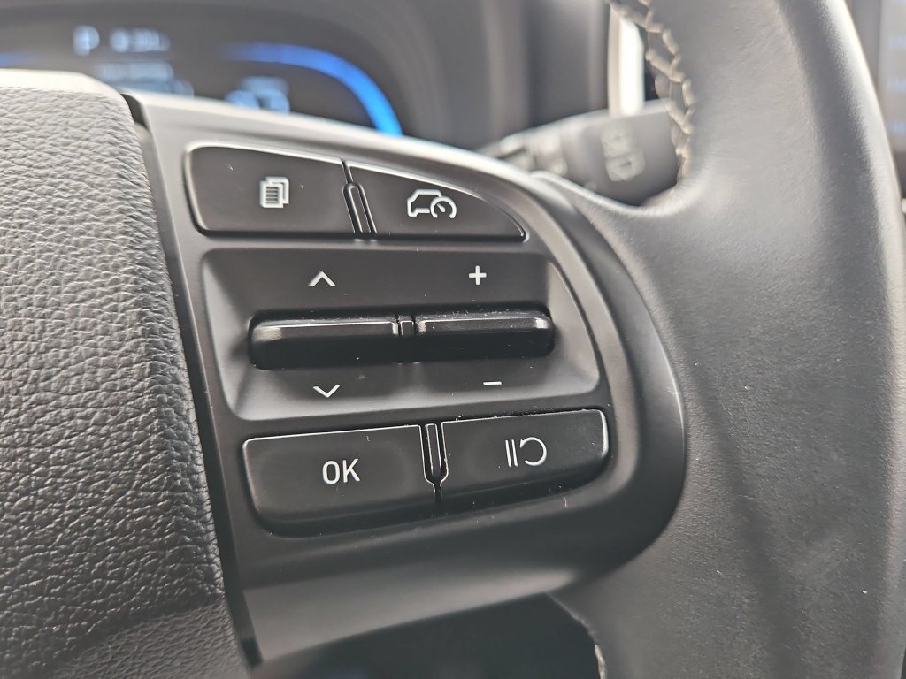 Used 2025 Hyundai Venue SEL FWD image 22