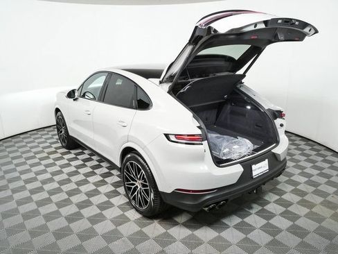 New 2026 Porsche Cayenne Coupe AWD/4WD image 34
