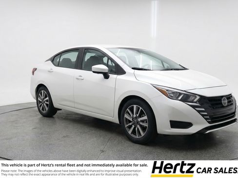 Used 2025 Nissan Versa SV FWD image 1