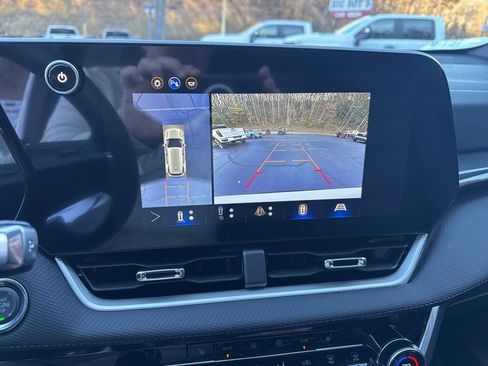 New 2026 Chevrolet Equinox LT image 18