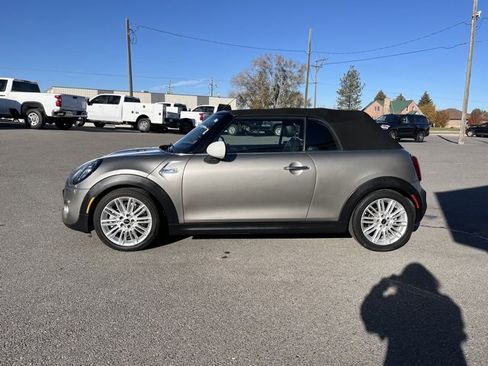 Used 2019 MINI Cooper S w/ Premium Package image 10