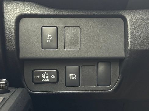 Used 2023 Toyota Tacoma SR AWD/4WD image 18