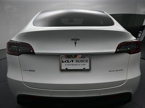 Used 2021 Tesla Model Y Long Range AWD/4WD image 9