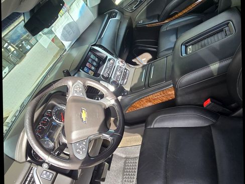 Used 2017 Chevrolet Suburban Premier image 9