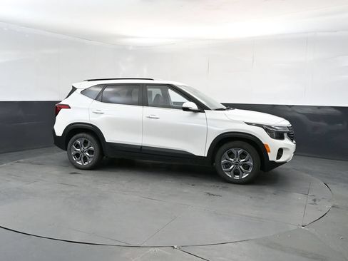 Used 2024 Kia Seltos S AWD/4WD image 7