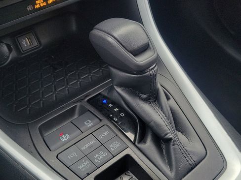 Used 2023 Toyota RAV4 XLE image 31