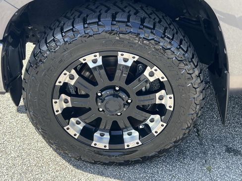 Used 2016 Toyota Tundra SR5 w/ SR5 Upgrade Package image 11