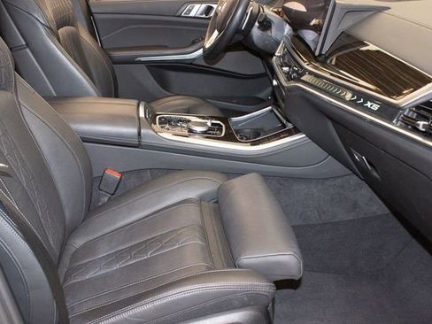 Used 2025 BMW X5 xDrive50e AWD/4WD image 10