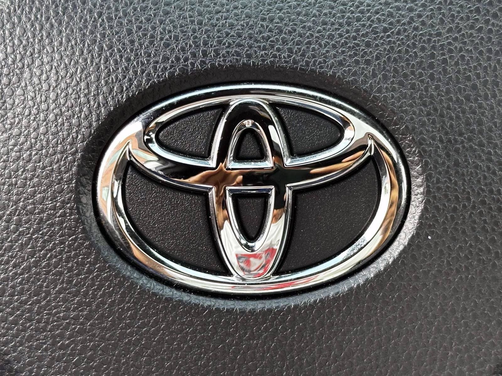 Used 2024 Toyota RAV4 SE w/ Weather & Moonroof Package AWD/4WD image 24