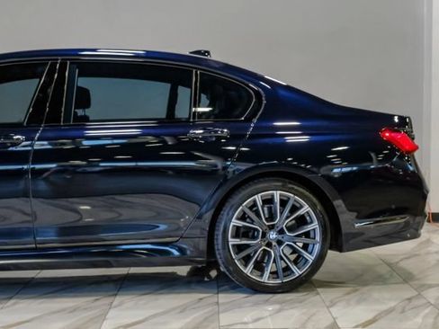Used 2021 BMW 740i w/ M Sport Package RWD image 18
