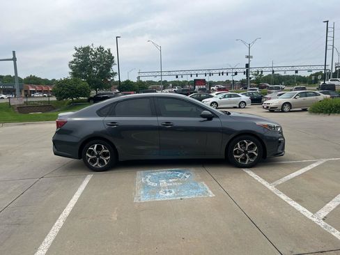 Used 2020 Kia Forte LXS FWD image 5
